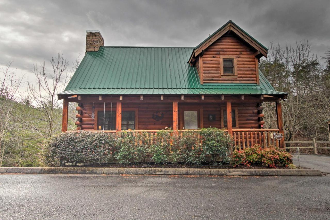Romantic Cabin With Hot Tub In Pigeon Forge! Bagian luar foto